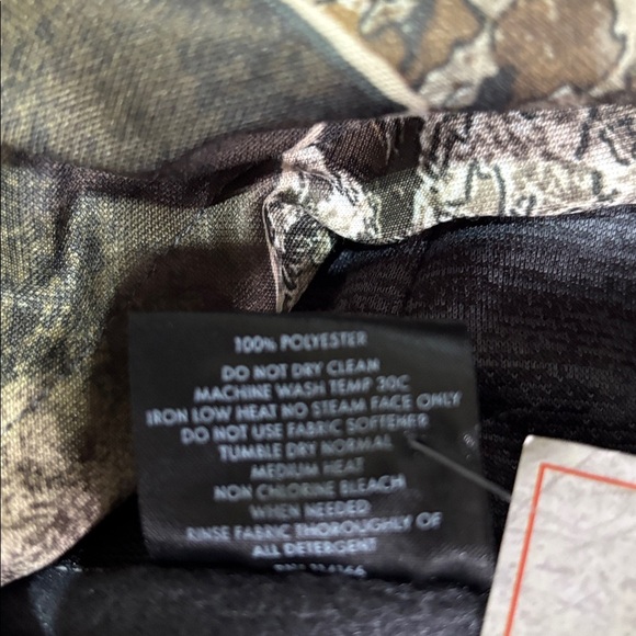 Realtree Pullover Drawcord Hoodie, pouch pocket, logo graphic chest,camo print - Picture 8 of 10